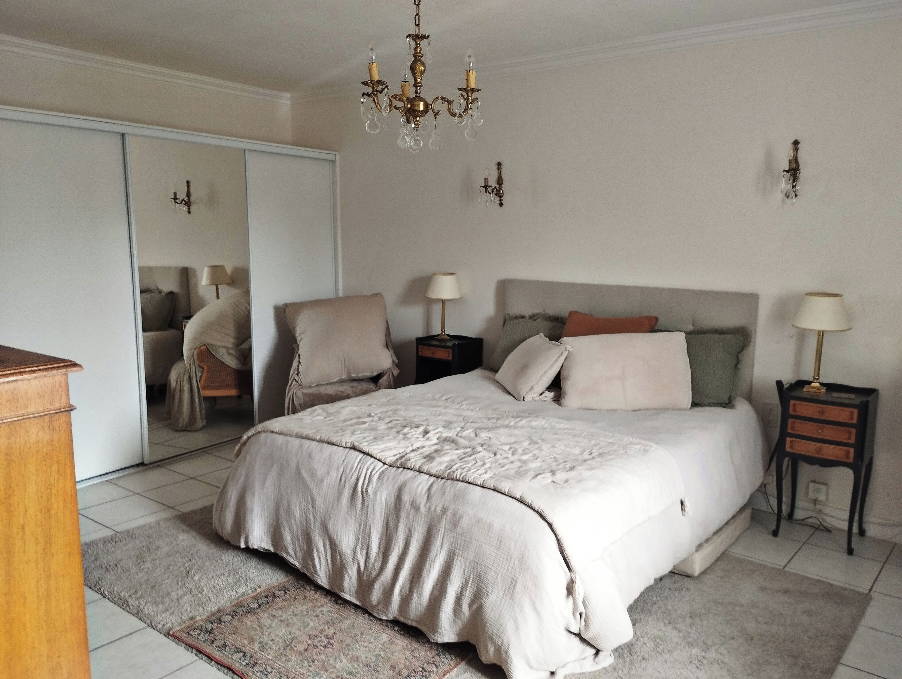 Iron/ironing board, free WiFi, bed sheets