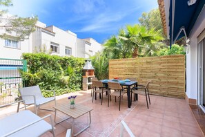 Outdoor dining - Casa MARENA - Cumbres de Salou (Salou)