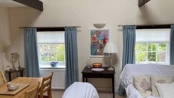 Apartment, 2 Bedrooms | Living area