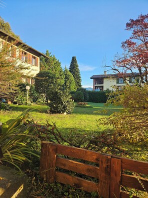 Property grounds - The Traveler's Rest | Comabbio lake retreat 5p | Malpensa, Milan, Lakes (Ternate)