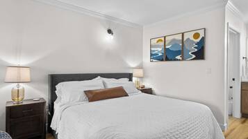 Iron/ironing board, WiFi, bed sheets