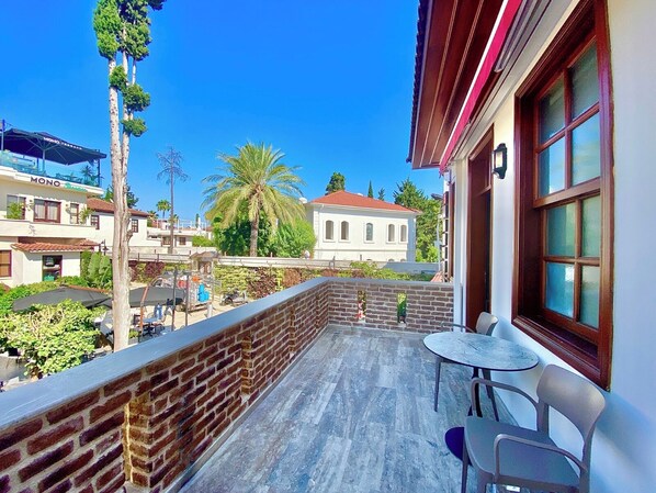 Deluxe Double or Twin Room, Balcony, Sea View | Outdoor dining - Ulivo Hotel (Antalya)