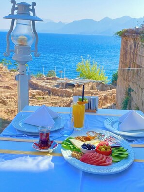 Outdoor dining - Ulivo Hotel (Antalya)