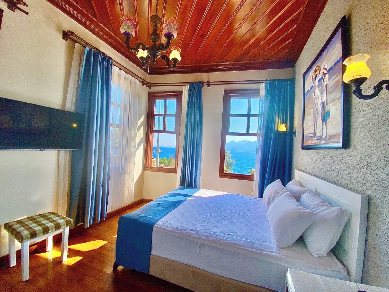 Deluxe Double or Twin Room, Sea View | In-room safe, soundproofing, free WiFi
