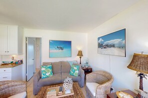 TV - Olde Marco Coastal Retreat- Charming 1BR Condo Steps from Snook Inn. (Marco Island)