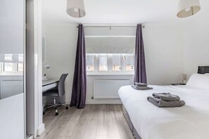 2 chambres, fer et planche à repasser, accès Internet, draps fournis