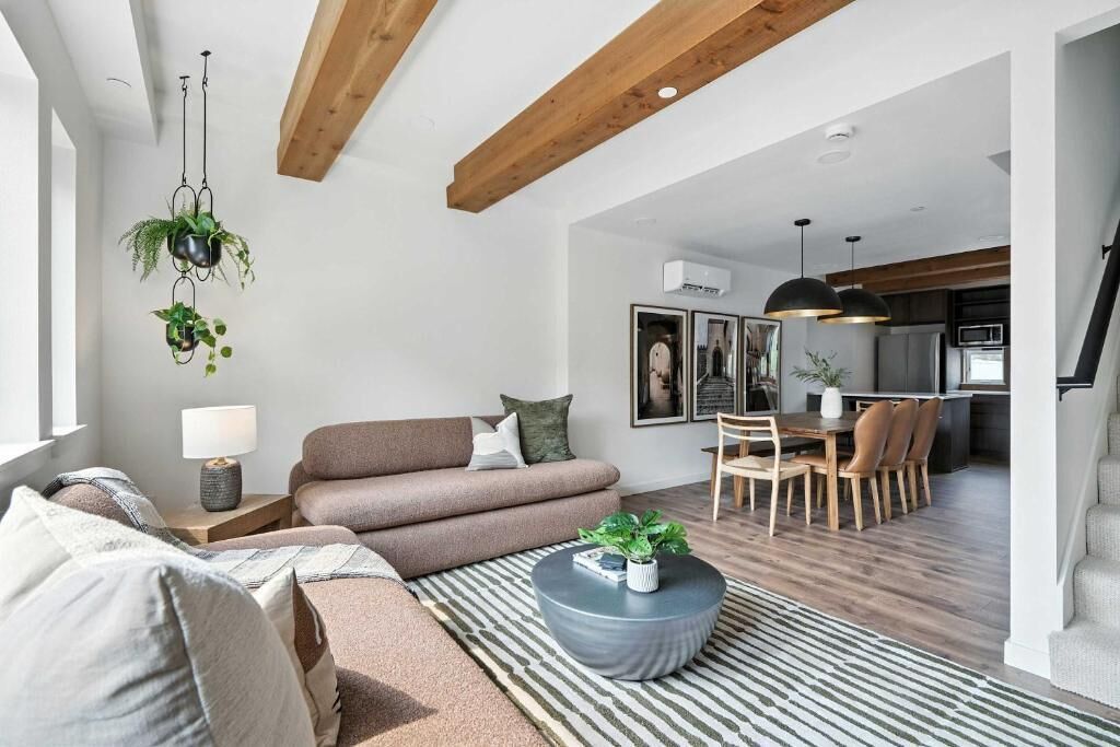 Luxury Townhome | Living area
