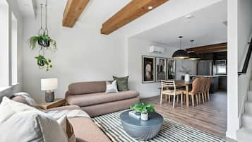 Luxury Townhome | Living area