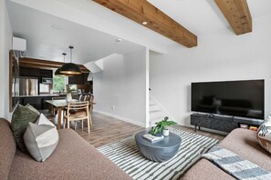 Luxury Townhome | Living area