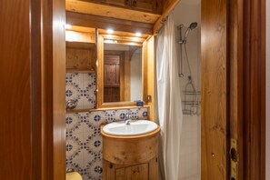Shower, hair dryer, bidet, towels - Casa Punta Nera 2, spacious and comfortable (Cortina d´Ampezzo)