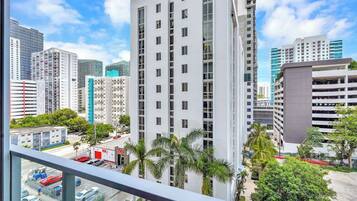 Studio Design, vue ville | Balcon