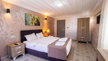 Standard Room | Desk, laptop workspace, free WiFi