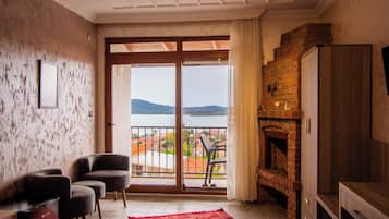 Deluxe Room, Sea View | Interior