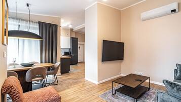 Apartment | Wohnbereich | Plasmafernseher