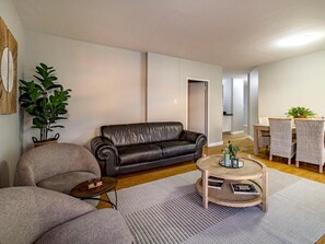 Living area - 75 Cap D'Azur (Cape Town)