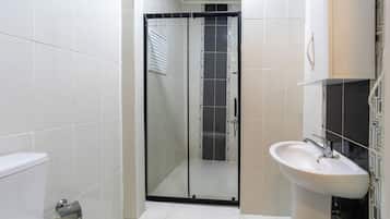 Classic Triple Room, City View | Bathroom | Shower, hair dryer, slippers, towels