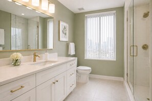 Classic Room | Bathroom - Ventorra Hotel and Suites (Toronto)