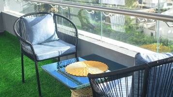 Deluxe Apartment, City View | Property grounds