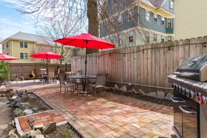 Outdoor dining - Providence: near Hospitals, Universities, Downtown (Providence)
