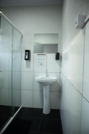 Single Room, Shared Bathroom | Bathroom