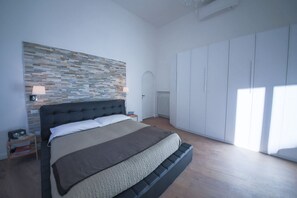 Iron/ironing board - Apartments Florence - Pandolfini Suite (Firenze)
