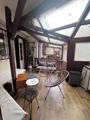 Living area - Cosy apartment in historic center of Pau (Pau)