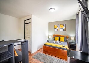 Standard Triple Room | Free WiFi - Hotel La Flor de Coco  (Cangrejal)