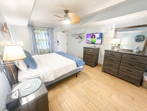 WiFi, bed sheets - Executive Pineapple Escape-Ocean View & Relaxation (Myrtle Beach)