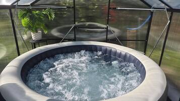 Bain à remous intérieur