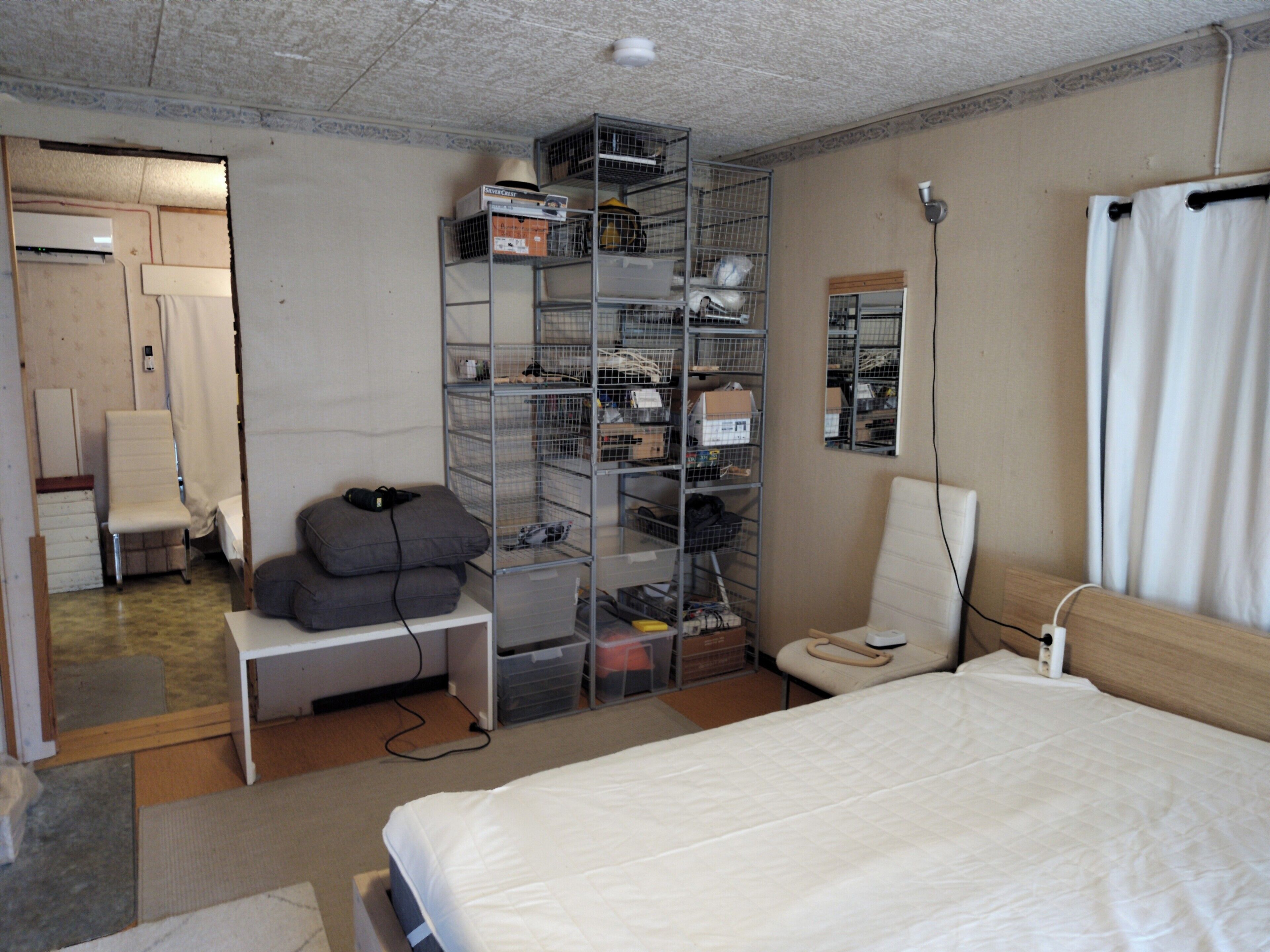 2 bedrooms, internet, bed sheets
