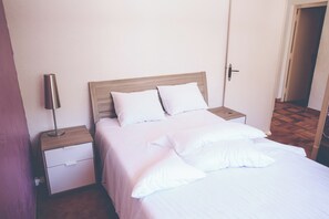 WiFi, bed sheets - Vrbo Property (Saint-Raphaël)