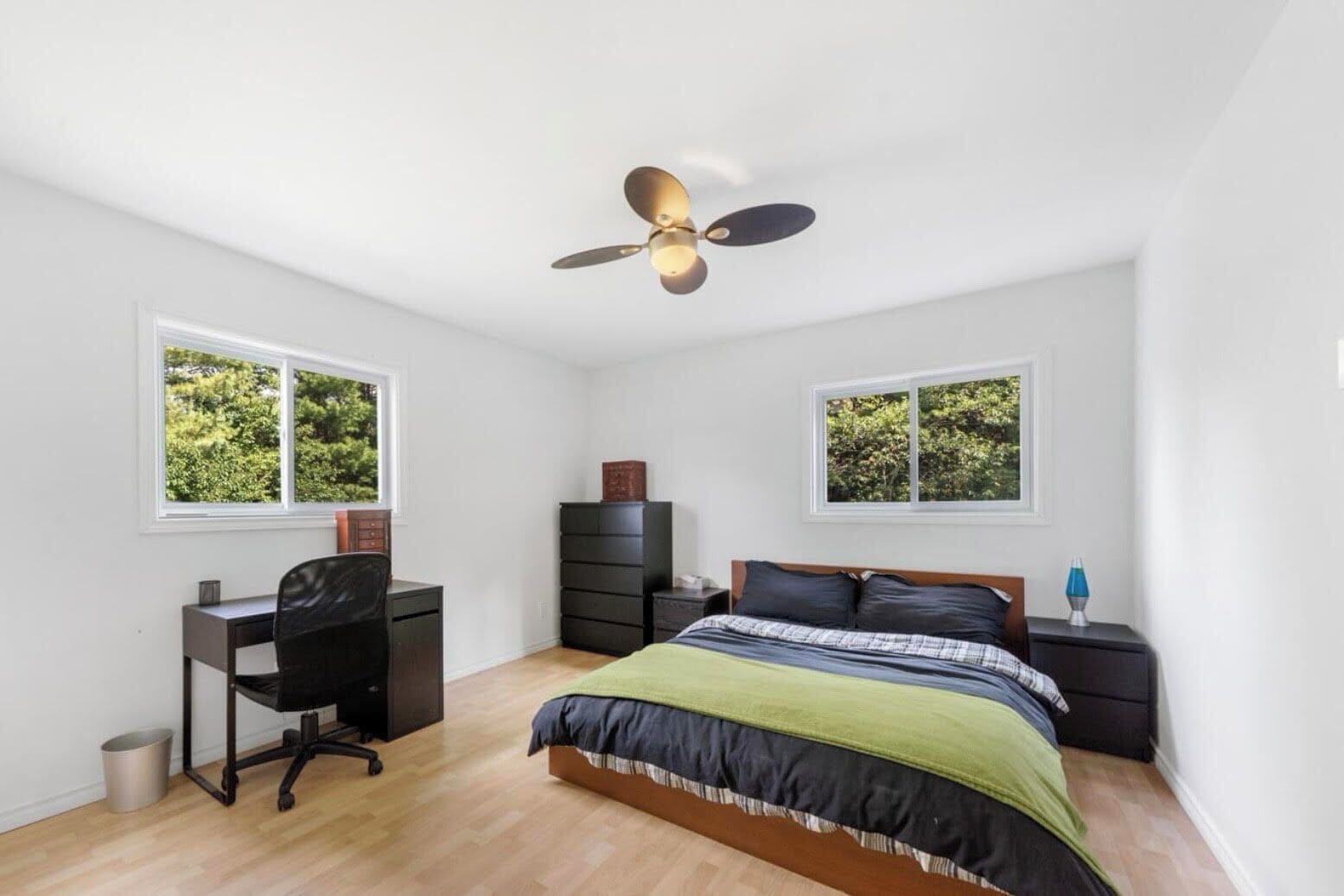 4 chambres, bureau, Wi-Fi gratuit, draps fournis