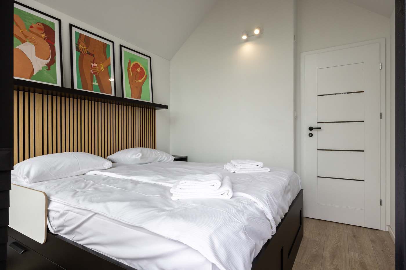 WiFi, bed sheets