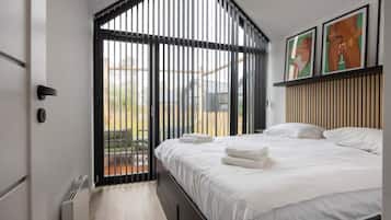 WiFi, bed sheets