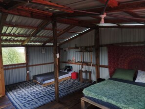 Internet, bed sheets - Hippie Hut, Yoga and Relaxation (Paraiso)