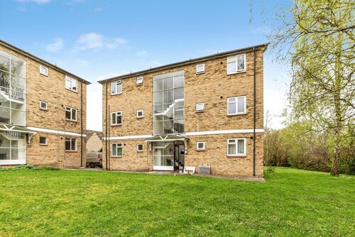 2 Bed Flat - Sleeps 3 - Pets - Parking - Wifi
