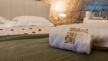 WiFi, bed sheets
