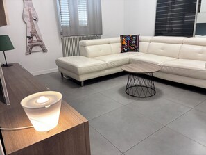 TV - ⸻ ✨ Lolli Guest House - Central - Elegant - Palermo (Palermo)