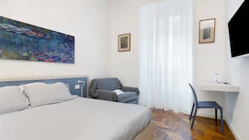 Iron/ironing board, WiFi, bed sheets