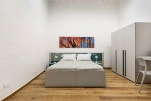 Bügeleisen/Bügelbrett, WLAN, Bettwäsche