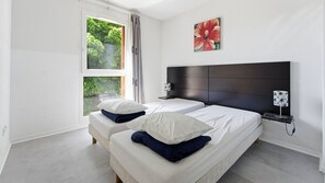Room - Apartment for 4 people, with a balcony (Grasse)