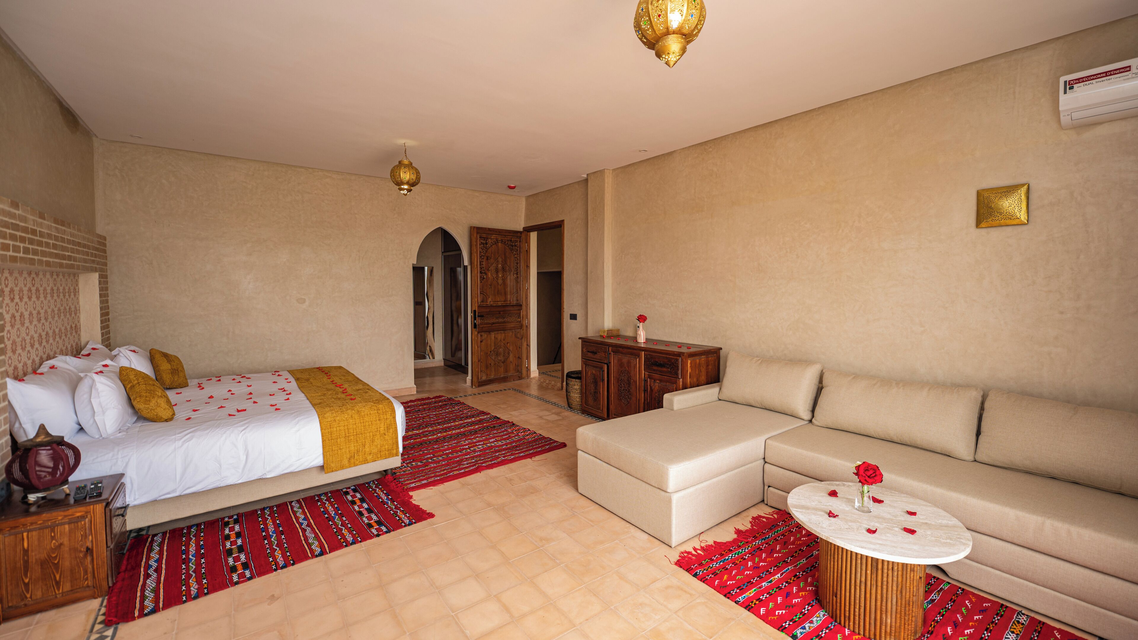 Senior Suite, 1 Bedroom | Living area