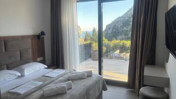 Luxury Villa, Patio, Sea View | Free WiFi