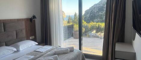 Luxury Villa, Patio, Sea View | Free WiFi