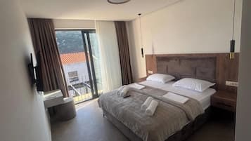 Luxury Villa, Patio, Sea View | Free WiFi
