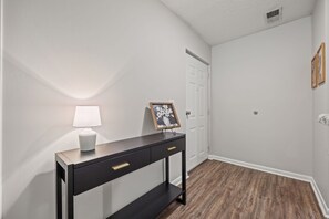 Interior - Fantasy Stay at University Park (Lillington)