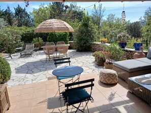 Outdoor dining - Charming house in the Var in a residence with swimming pool (Seillans)
