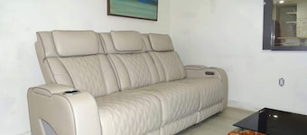 Cozy 1 Bed Apt in Randolph
