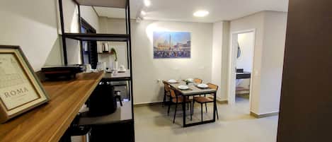 Family Studio | Dining