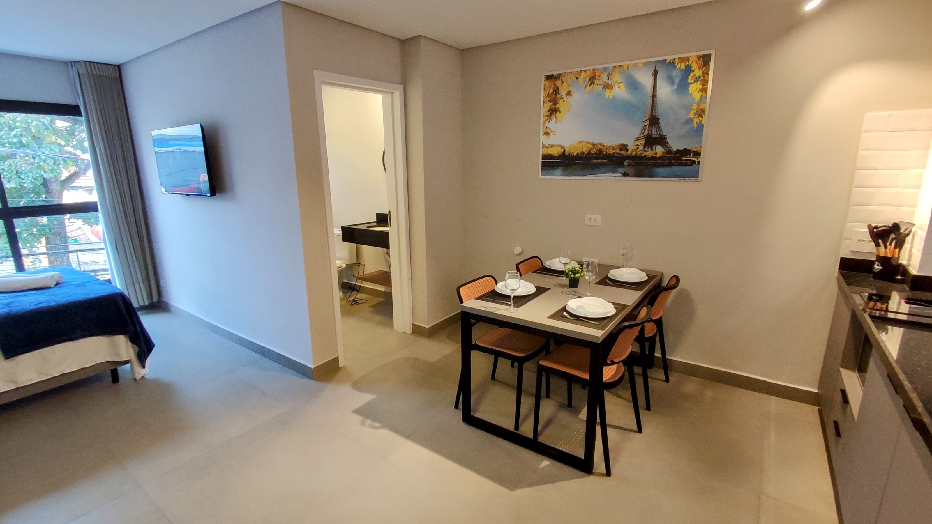 Familienstudio, Blick auf den Innenhof | Speisen